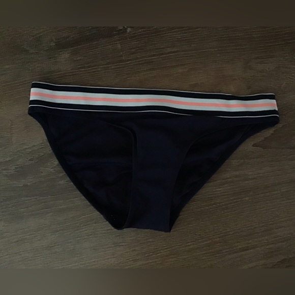 Size small swim wear - Picture 5 of 13